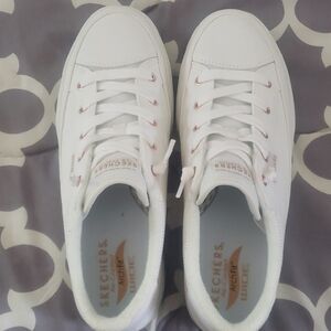 Skechers White and Pink Casual Sneakers